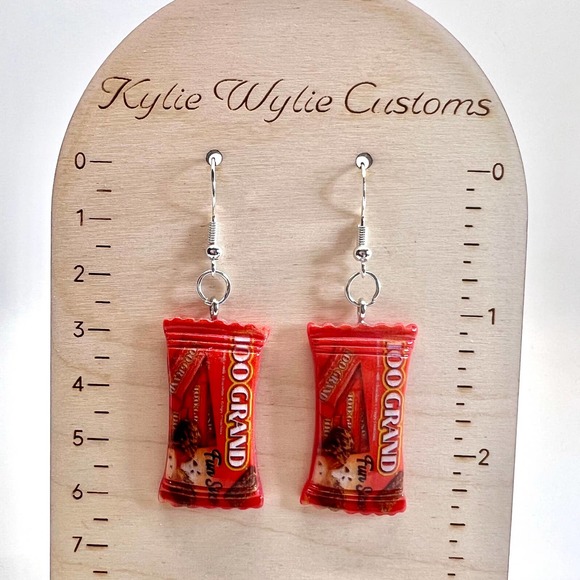 100 Grand Earrings - Chocolate Earrings - Candy Earrings - Food Earrings - Picture 6 of 8